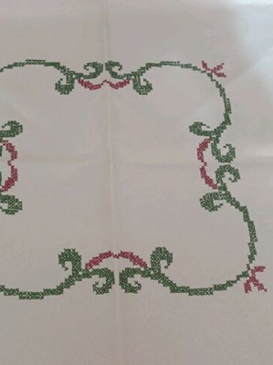 Square tablecloth like new, size 76x76