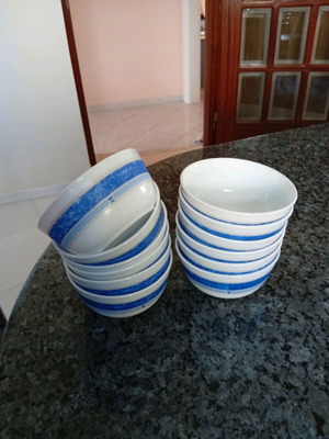 Opaline bowls like new, pack of 12