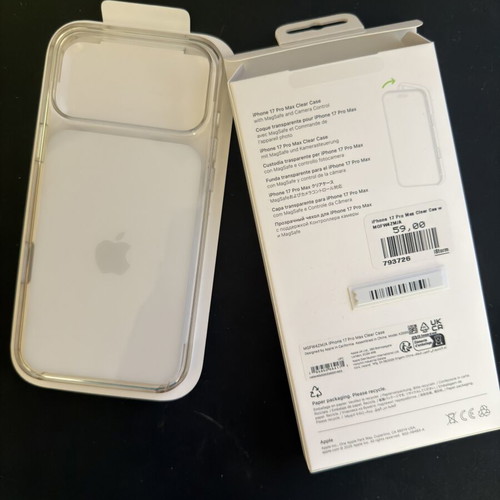 Apple Clear Case with MagSafe for iPhone 17 Pro Max used