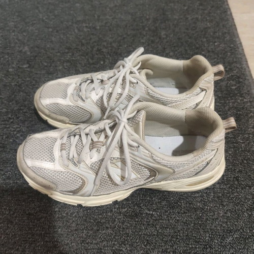 New Balance 530 sneakers like new, size 40.5, beige