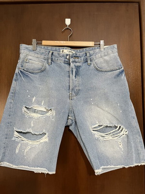 2Y men's denim bermuda shorts, light blue distressed