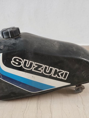 Ντεπόζιτο βενζίνης Suzuki μεταχειρισμένο