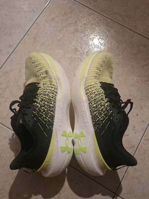 Παπούτσια Under Armour Infinite Elite σαν καινούργιο, αθλητικά, μέγεθος 44, κίτρινα