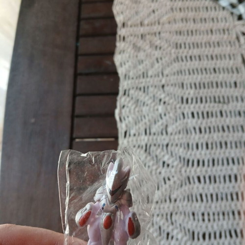 Armored Mewtwo figure sealed, like new
