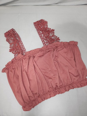Pink top small new with details, size Small