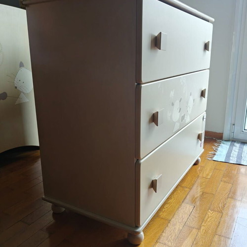 Nek Baby crib-bed with Greco Strom mattress and chest of drawers