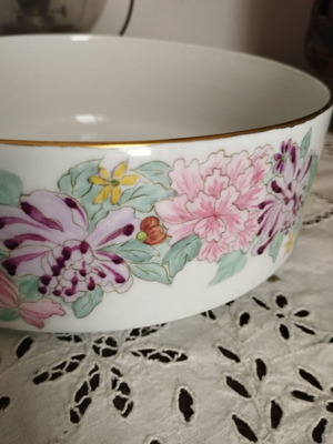 Ceramic collectible bowl.