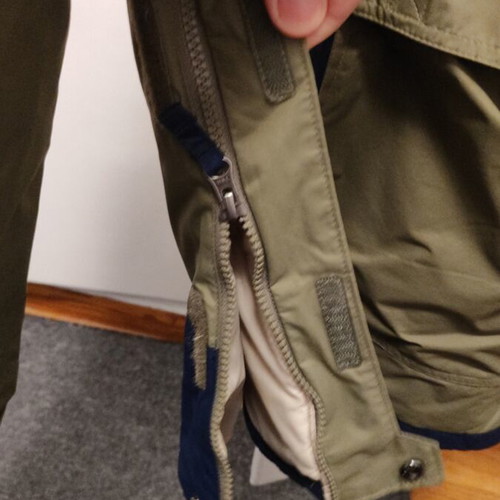 Columbia jacket like new, waterproof and windproof, size M, blue and green