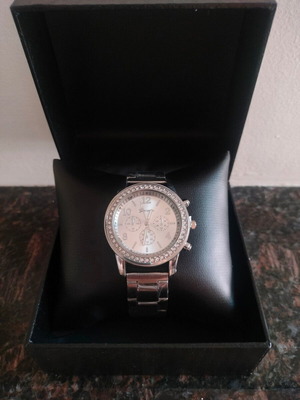 Geneva women's silver watch with metal bracelet