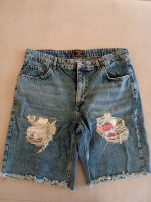 SikSilk denim shorts XL like new with floral patches and distressed look