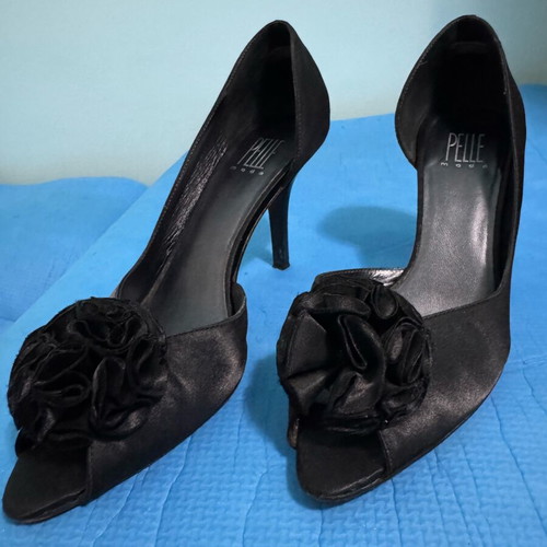Pelle Moda satin peep toe pumps size 38 used, black