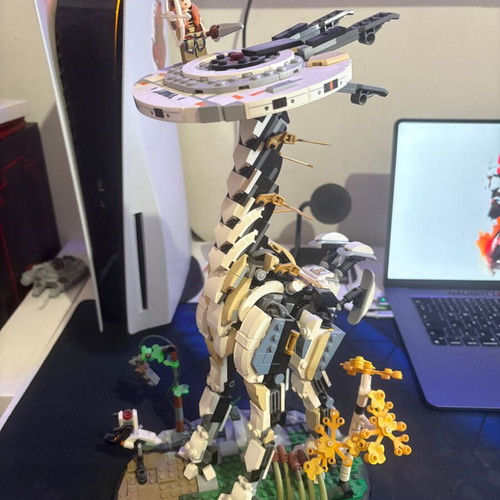Lego Horizon Forbidden West Tallneck (76989) like new, assembled with manual