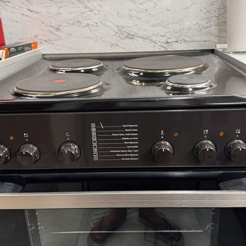 Pitsos kitchen stove with oven, like new