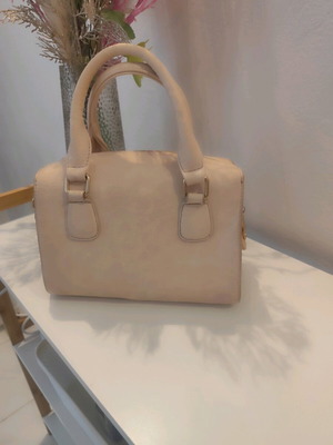Handbag like new, beige