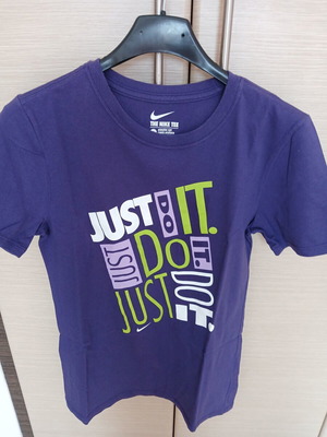Nike T-shirt like new, purple, size XS