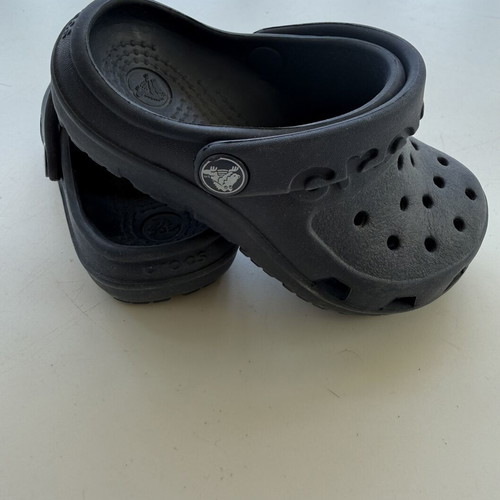 Crocs dark blue toddler shoes used, size C6 (EU 22-23)