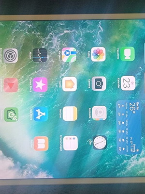 iPad Pro 2017 10.5 inch 256GB Wifi 4G LTE like new