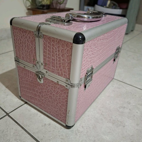 Manicure pedicure equipment like new with 47 semi-permanent polishes, bag and sterilizer