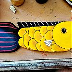  Λαϊκή τέχνη ψάρι ζωγραφισμένο πάνω σε σκαλιστό ξύλο με χρώματα αγιογραφίας.
