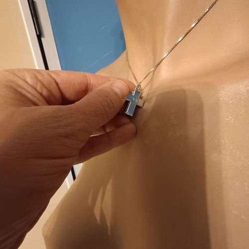 Κολιέ με διπλό σταυρό από κρύσταλλο Swarovski σαν καινούργιο, ασημί