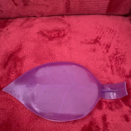 Spoon holder used, plastic, purple color, leaf design