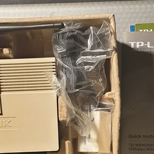 TP-LINK TD-W8951ND modem router wireless like new 150Mbps ADSL2+