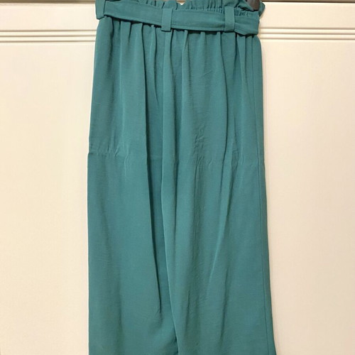 Stradivarius green fabric cropped pants size S, like new