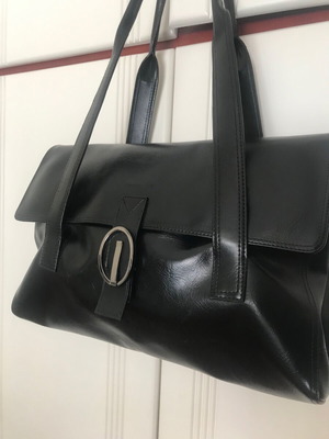 Δερματινη γυναικεια τσαντα νεα, ευρυχωρη για επαγγελματικη χρηση