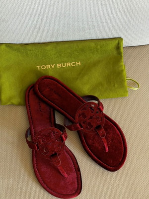 Tory Burch Miller Velvet πέδιλα σε Burgundy Berry, νούμερο 41