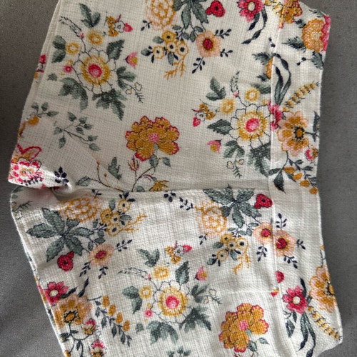 Girls' shorts like new, multicolored, age 5