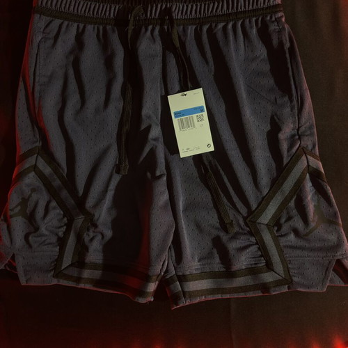 Jordan shorts medium new, purple