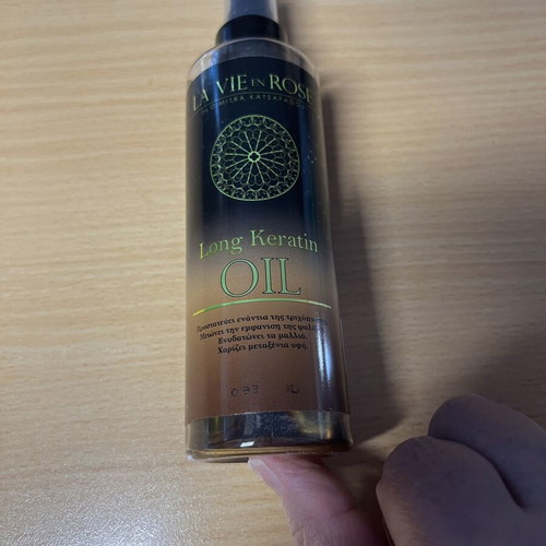 Keratin oil used, nourishing and strengthening hair blend