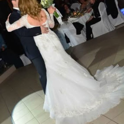 Dimitrios wedding dress like new, size 4 US, white