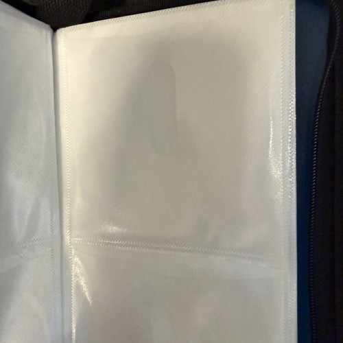 CD/DVD case for 48 discs like new with zipper and soft fabric