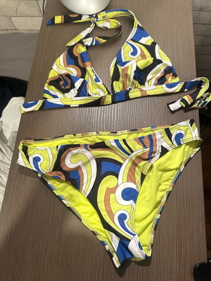 Bikini multicolored size XL like new, top fits up to cup E