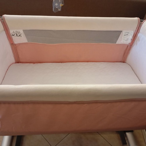 Bonne Nuit Baby Cradle like new, bedside bassinet with adjustable height