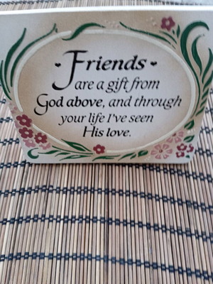 Κορνίζα ξύλινη με αφιέρωση για τους φίλους μεταχειρισμένη