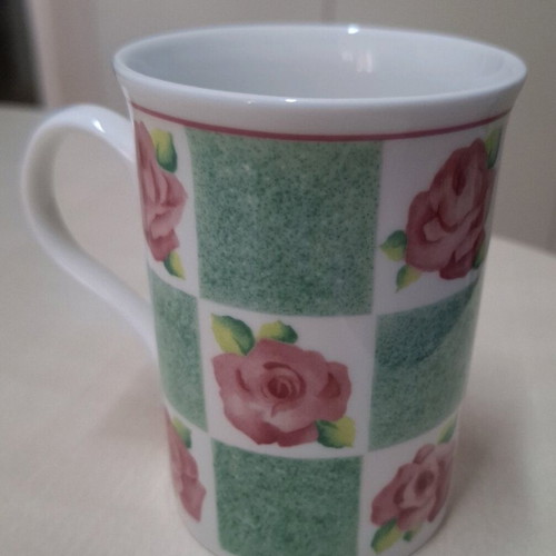 Crown Trent coffee mug like new with pink flowers