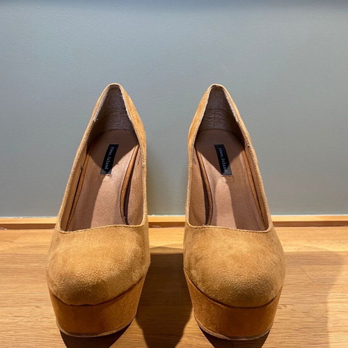 River Island pumps like new, tan-brown with two-tone, size 39