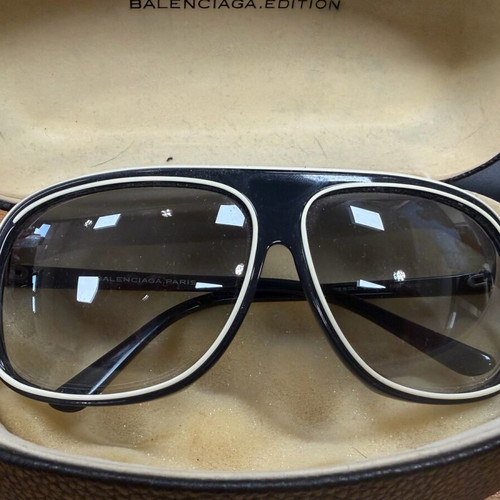 Balenciaga sunglasses like new, blue
