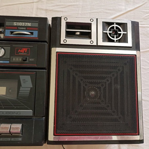 Boombox SANYO S1037N vintage sound system used