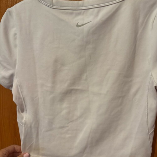 Nike women's sports t-shirt white slim fit like new