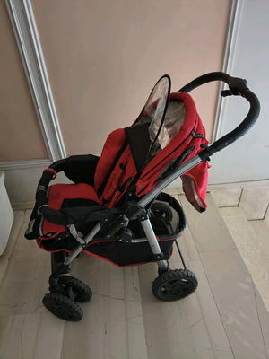 Junior's Collection baby stroller with Maxi Cosi infant car seat, red