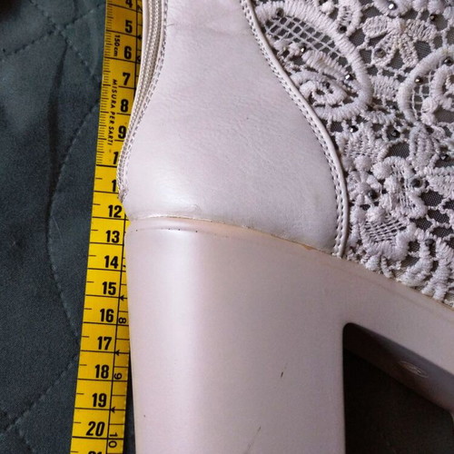 Melissa Boots ankle boots size 40 like new, beige with lace