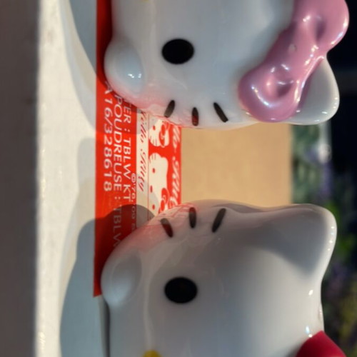 Hello Kitty salt and pepper shakers with tray