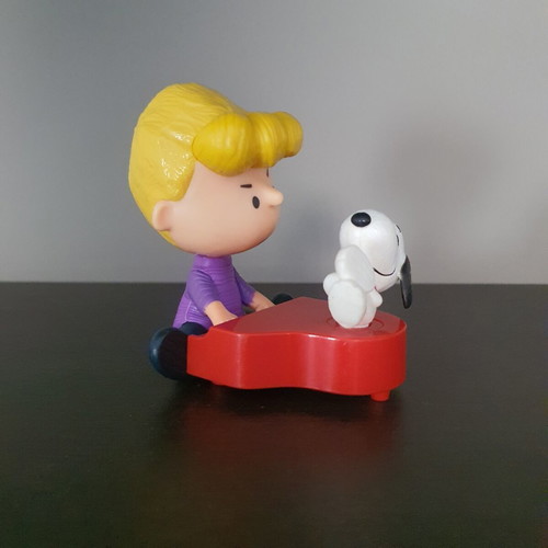 Snoopy+Schroeder figure 2015, used with working mechanism