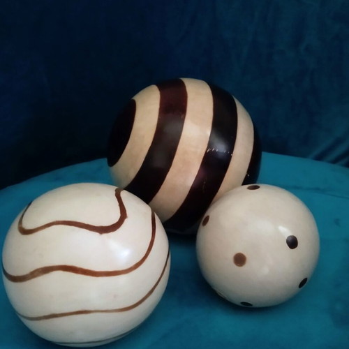 Ceramic handmade decorative balls set like new, Peru, sizes 15-10-9cm