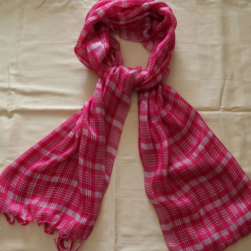 Long narrow scarf new, red and pink