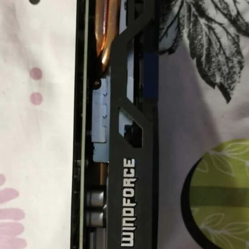 GeForce CTX 960 Gigabyte graphics card like new, 4GB