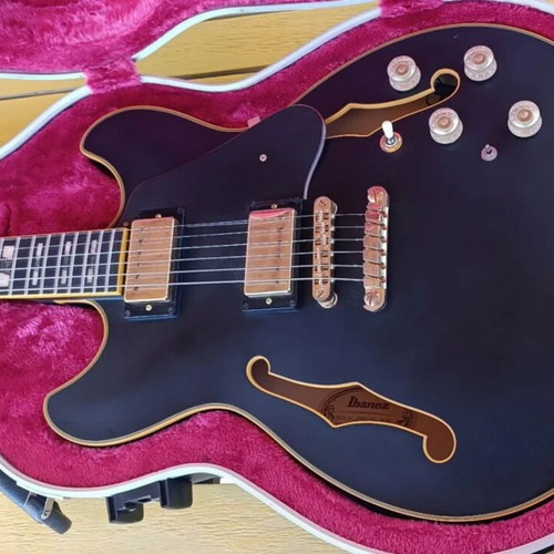 Ibanez JSM20 BKL John Scofield model guitar like new with hard case